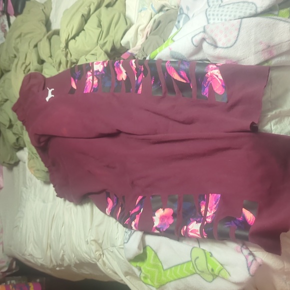 Victoria secret size large - Picture 4 of 6